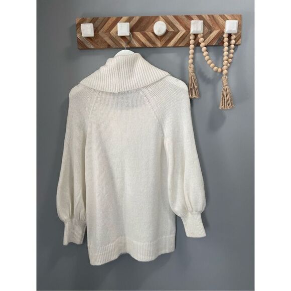 Express cream cowl neck sweater Size XS - Picture 3 of 7